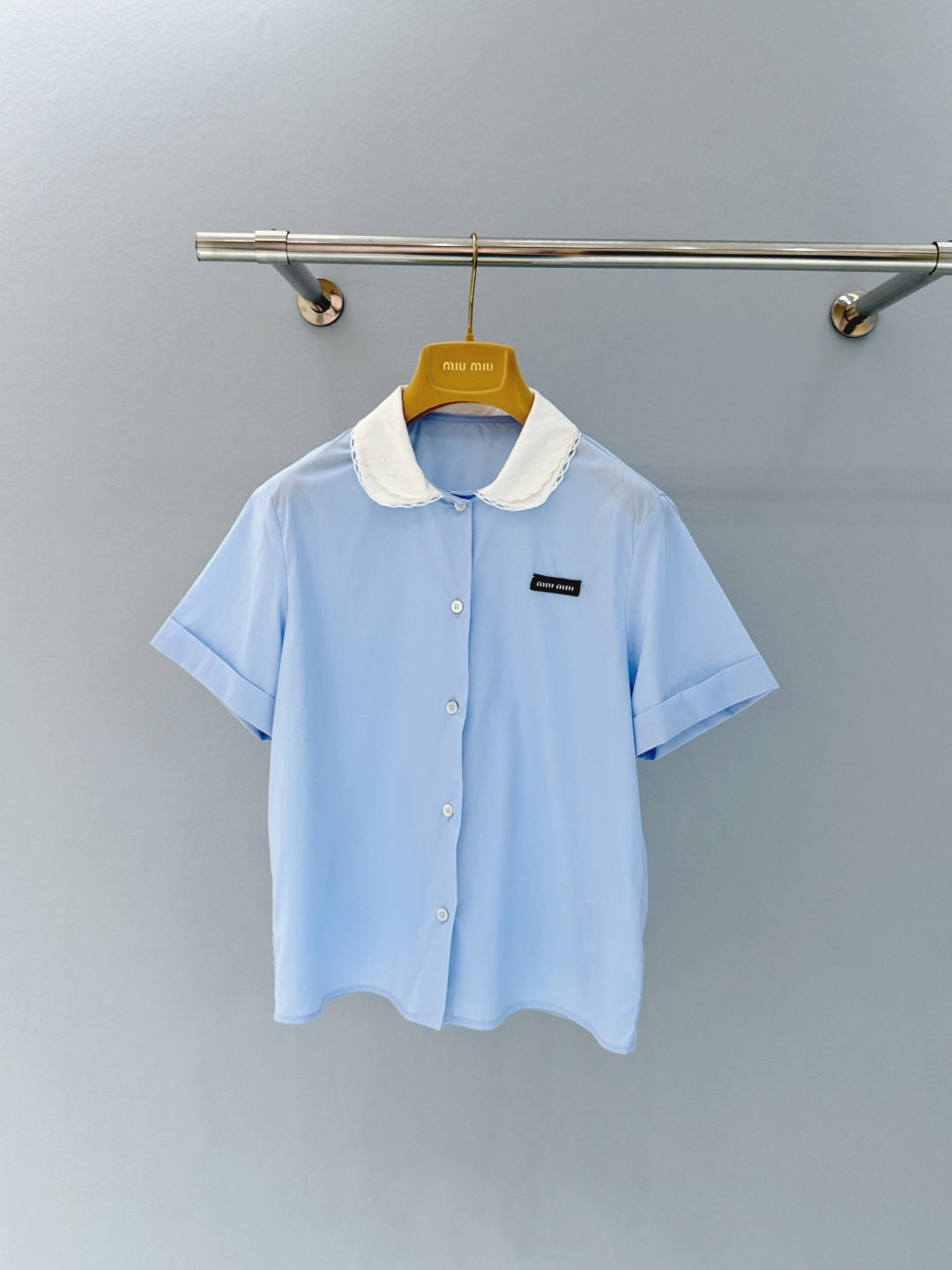 SCALLOPED COLLAR BUTTON SHIRT