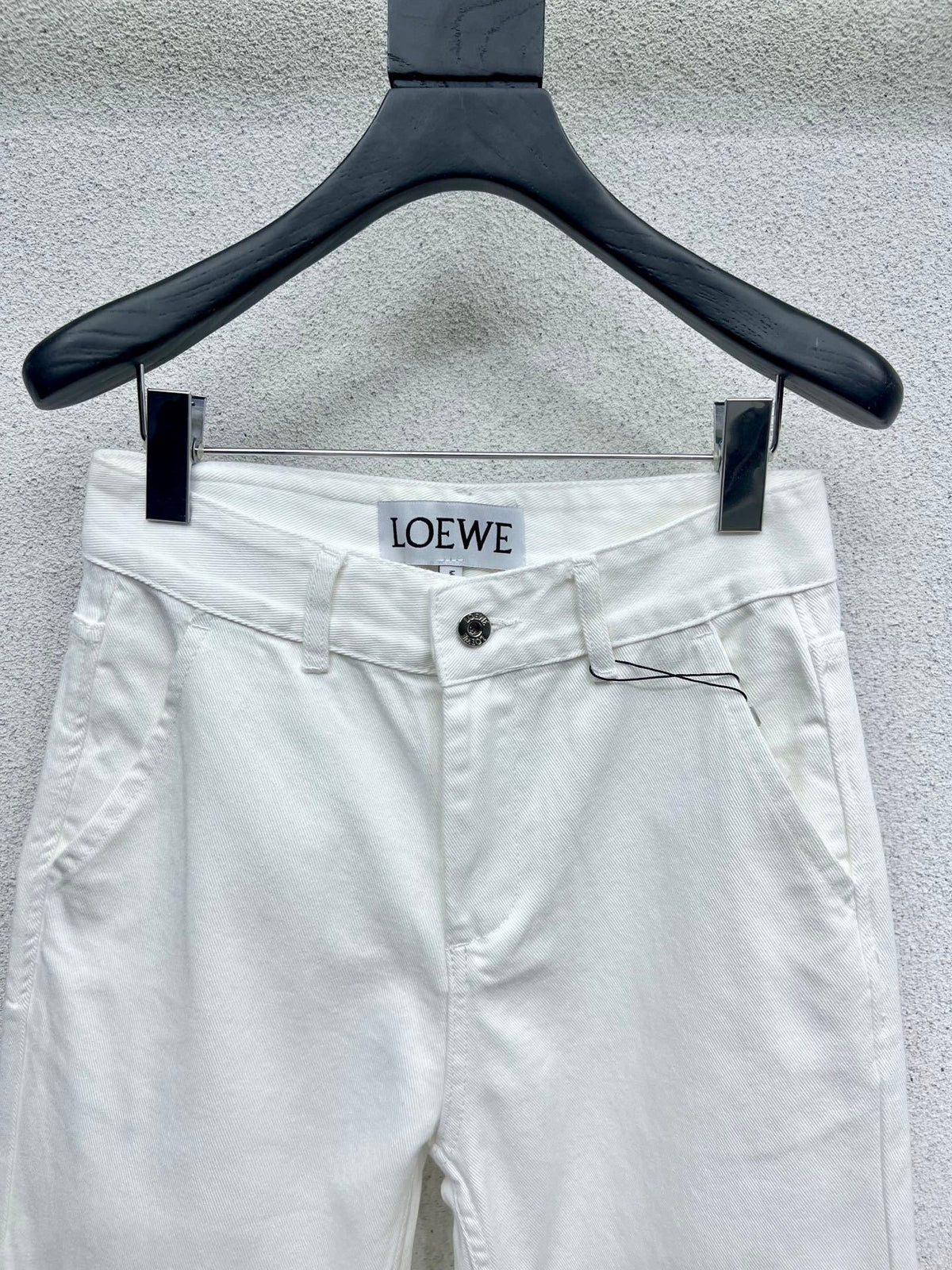 EMBOSSED LOGO STRAIGHT LEG WHITE DENIM JEANS