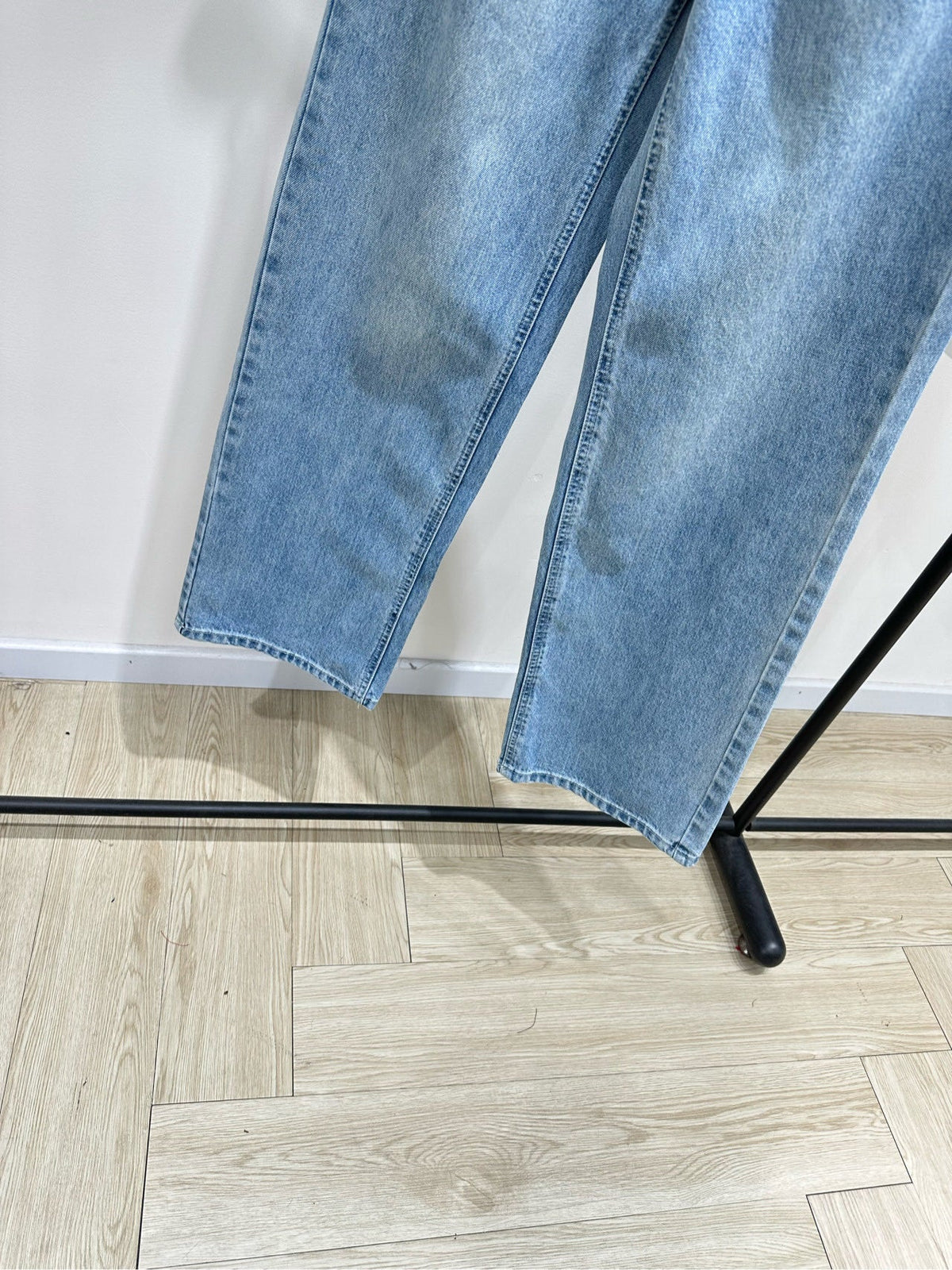 RELAXED STRAIGHT LEG DENIM JEANS