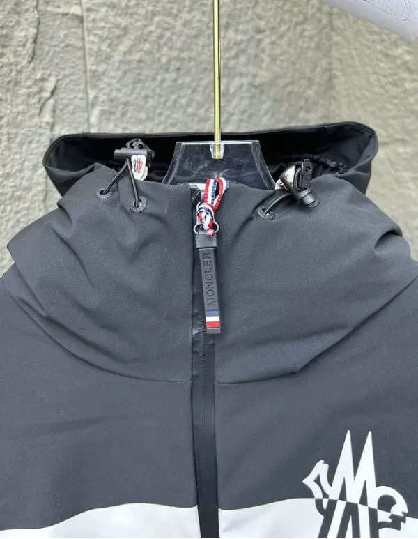 BELTED COLORBLOCK HOODED PERFORMANCE JACKET