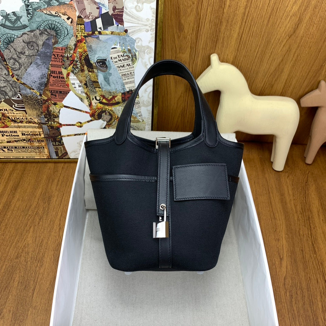 BLACK MINI BUCKET BAG