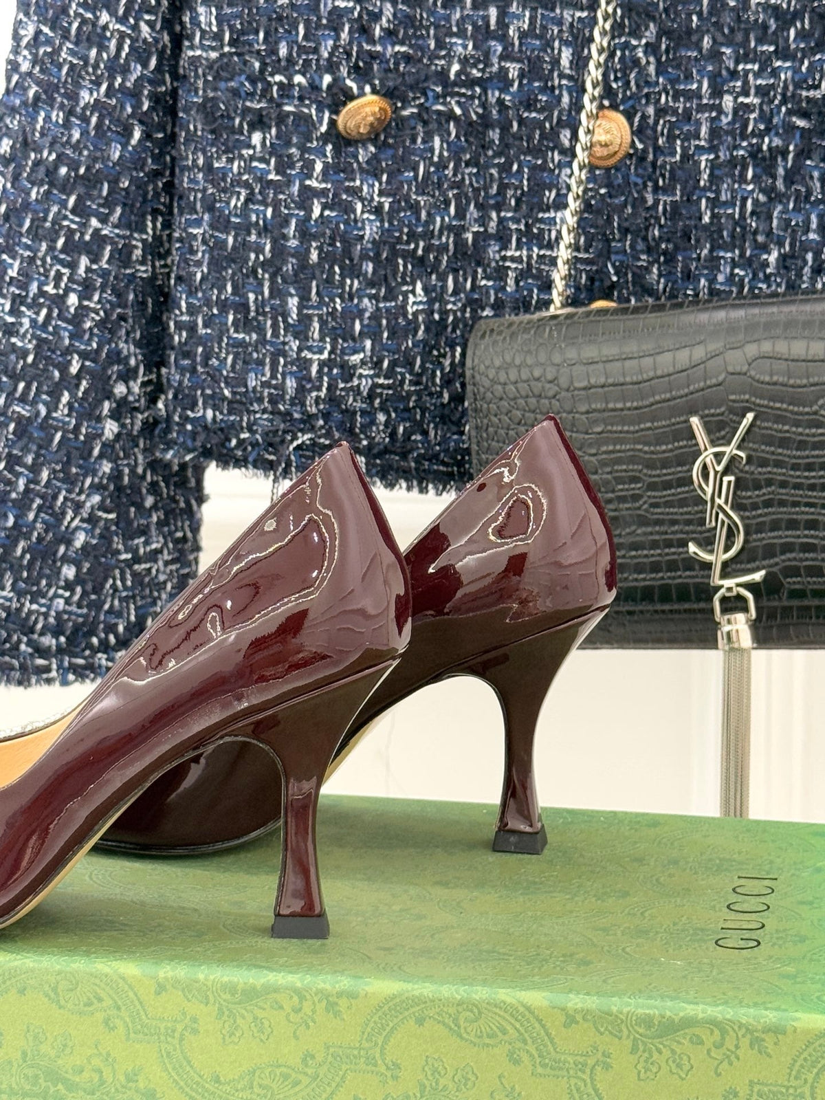 PATENT LEATHER CRYSTAL LOGO POINTED-TOE PUMPS