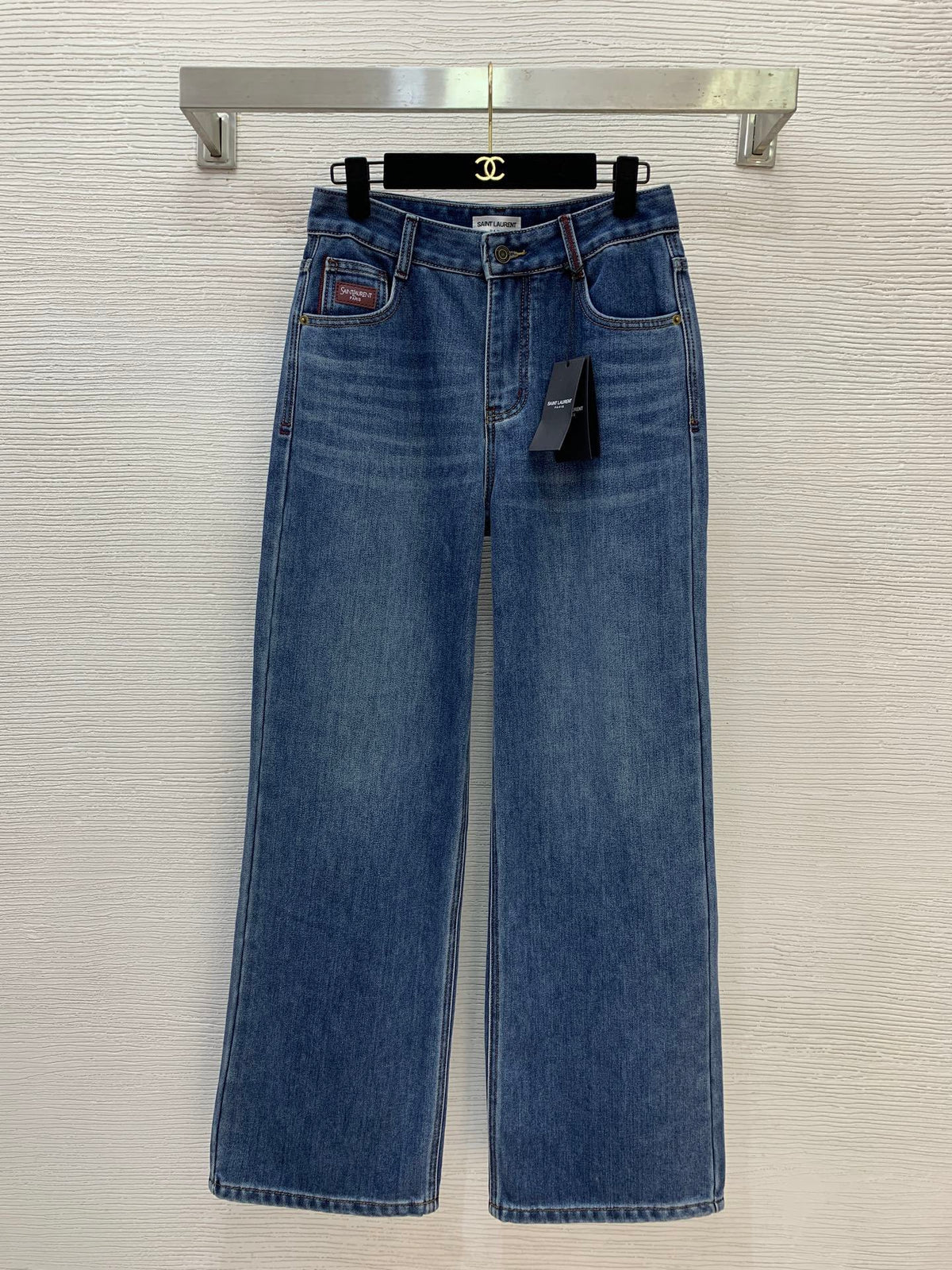 HIGH-WAIST STRAIGHT LEG DENIM JEANS