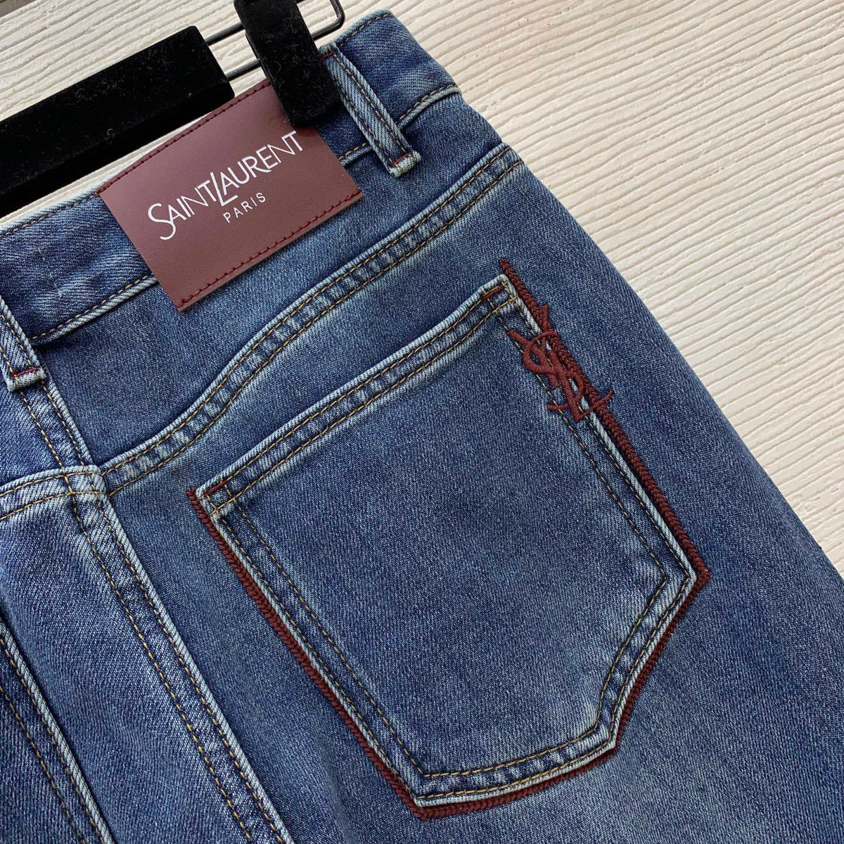 HIGH-WAIST STRAIGHT LEG DENIM JEANS