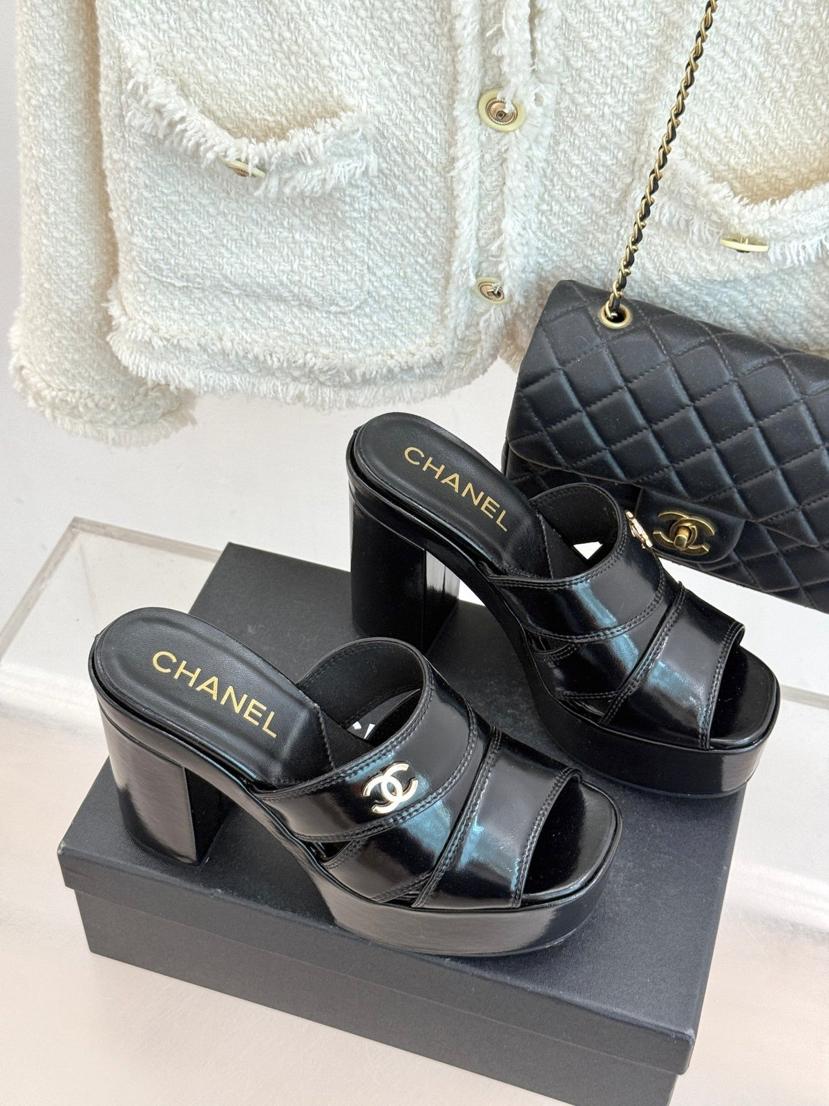 BLACK PLATFORM HEEL MULES