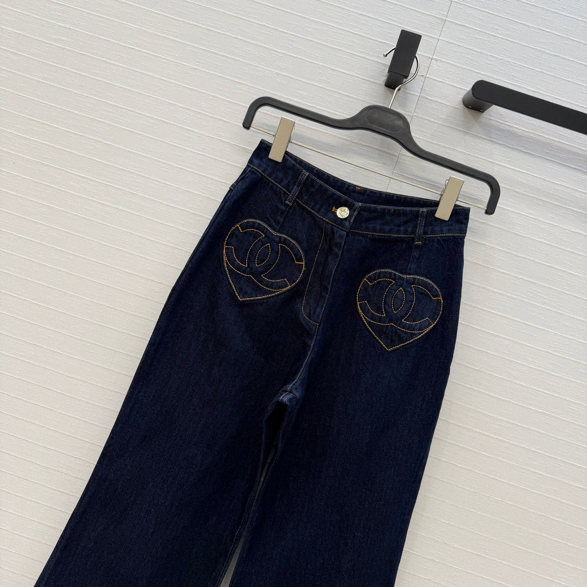 HEART LOGO DETAIL WIDE LEG DENIM JEANS