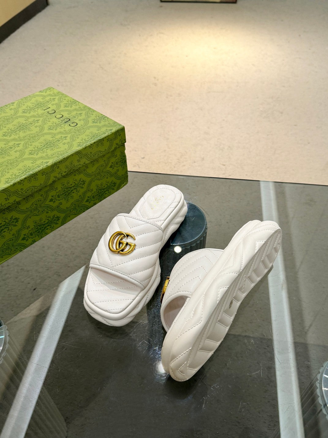 IVORY QUILTED LOGO SLIDE SANDALS