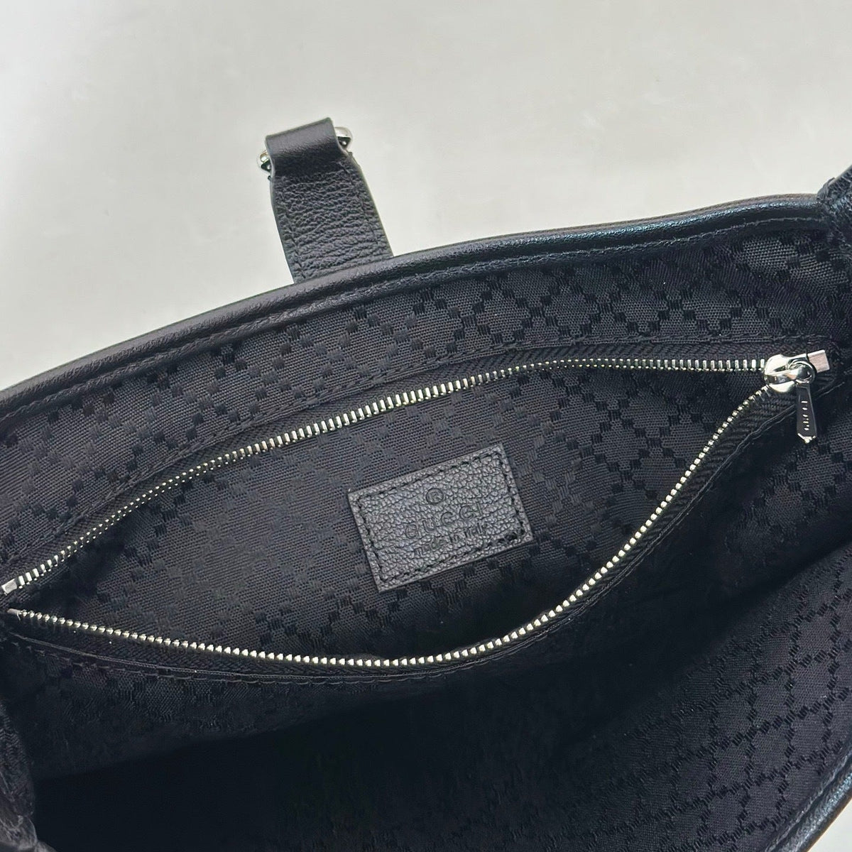 MINIMAL BLACK SHOULDER BAG