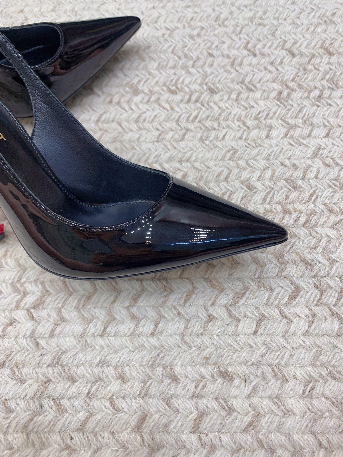 BLACK PATENT SLINGBACK HEELS WITH STATEMENT HEEL