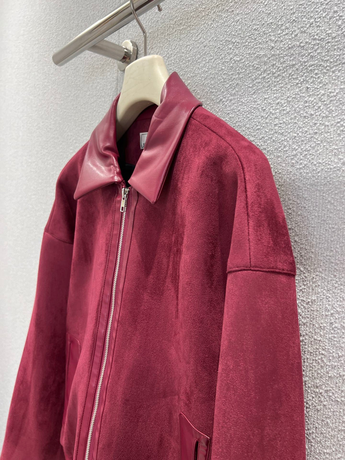 BURGUNDY ZIP-FRONT JACKET WITH LEATHER COLLAR DETAIL