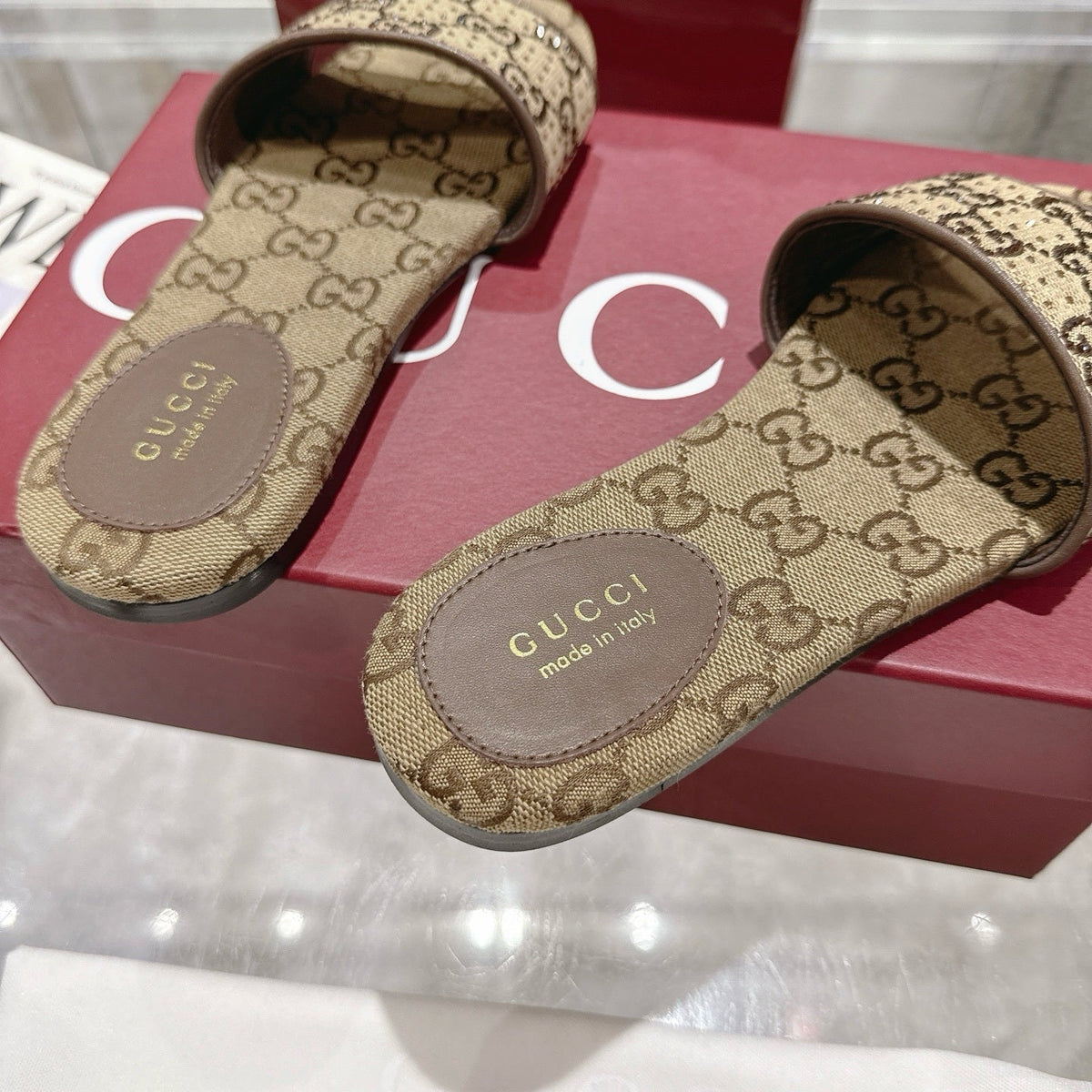 BEIGE PATTERNED SLIDE SANDALS