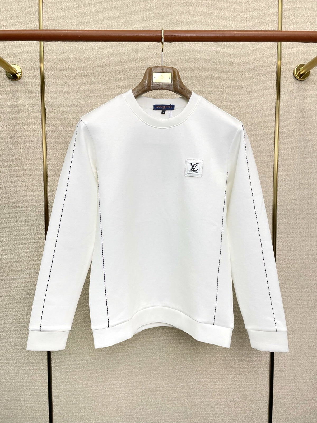 MINIMAL CREWNECK SWEATSHIRT WITH CONTRAST STITCHING