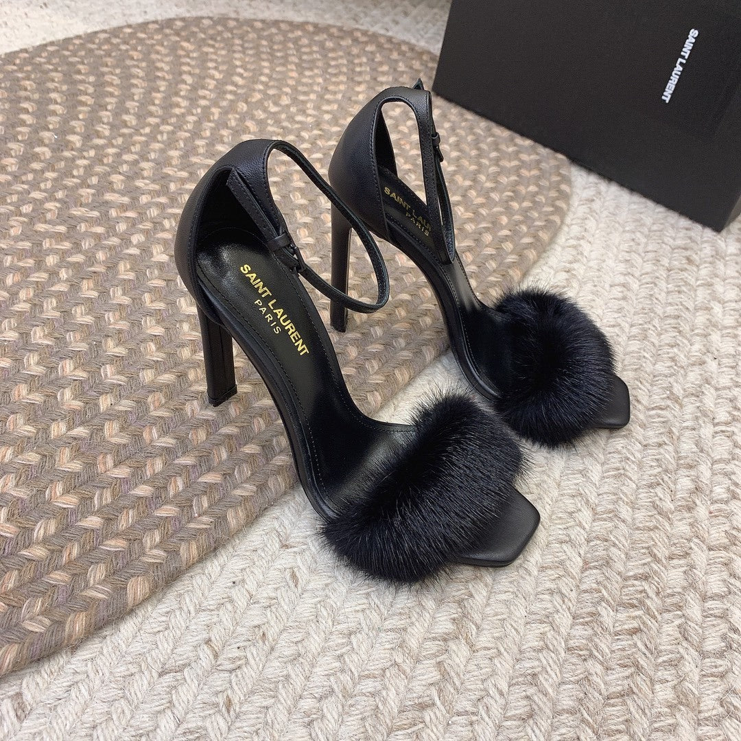 BLACK HIGH HEEL SANDALS WITH FUR DETAIL