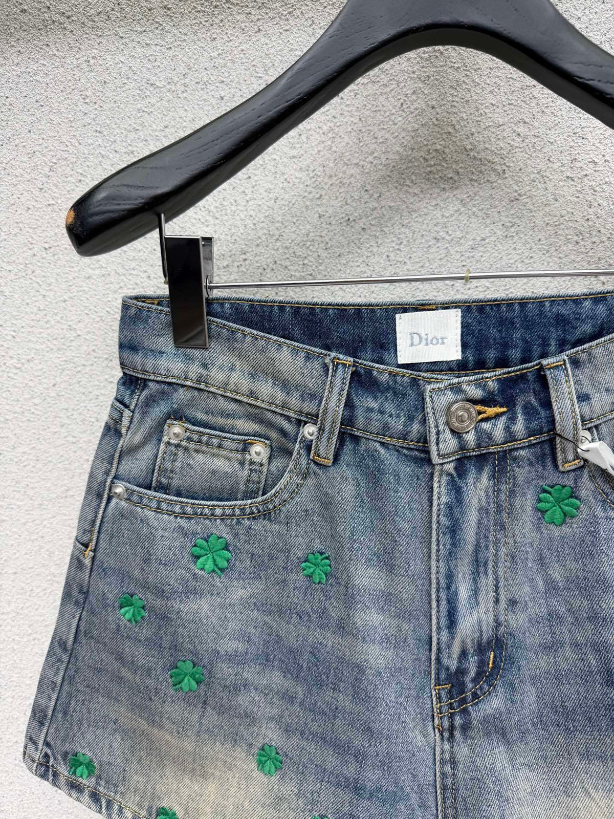 BLUE DENIM SHORTS WITH FLORAL EMBROIDERY