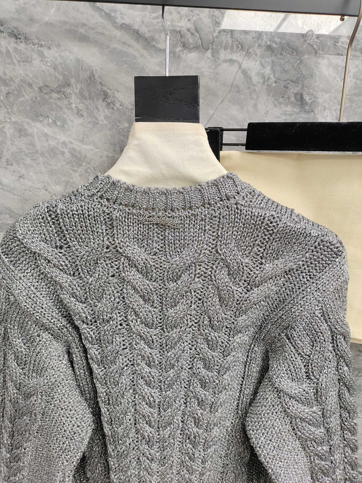 CROPPED CABLE KNIT CARDIGAN