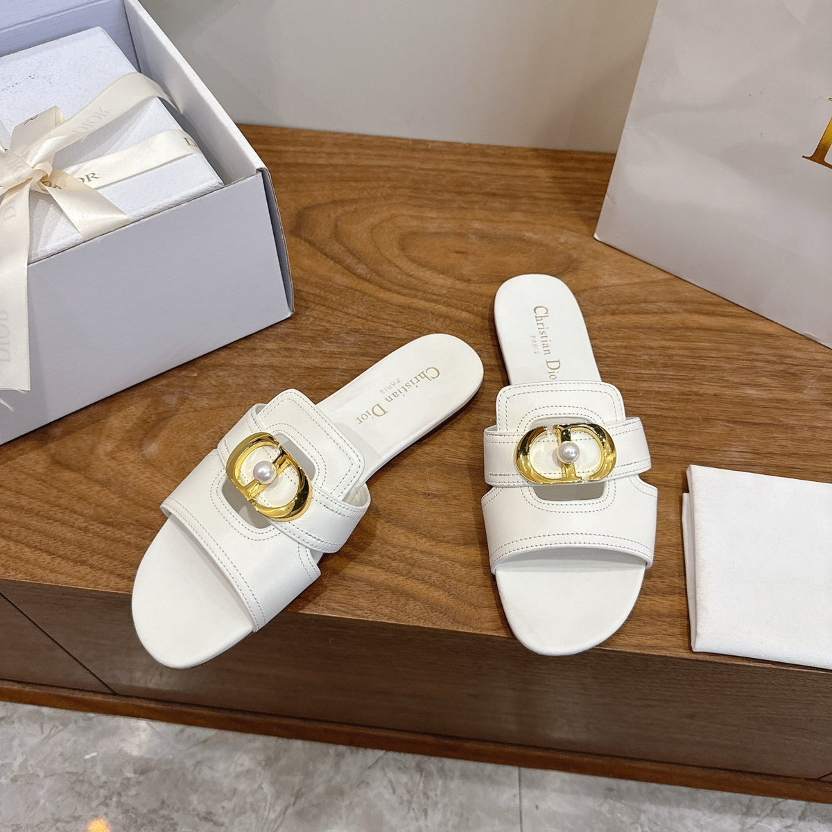 WHITE LEATHER GOLD BUCKLE SLIDE SANDALS
