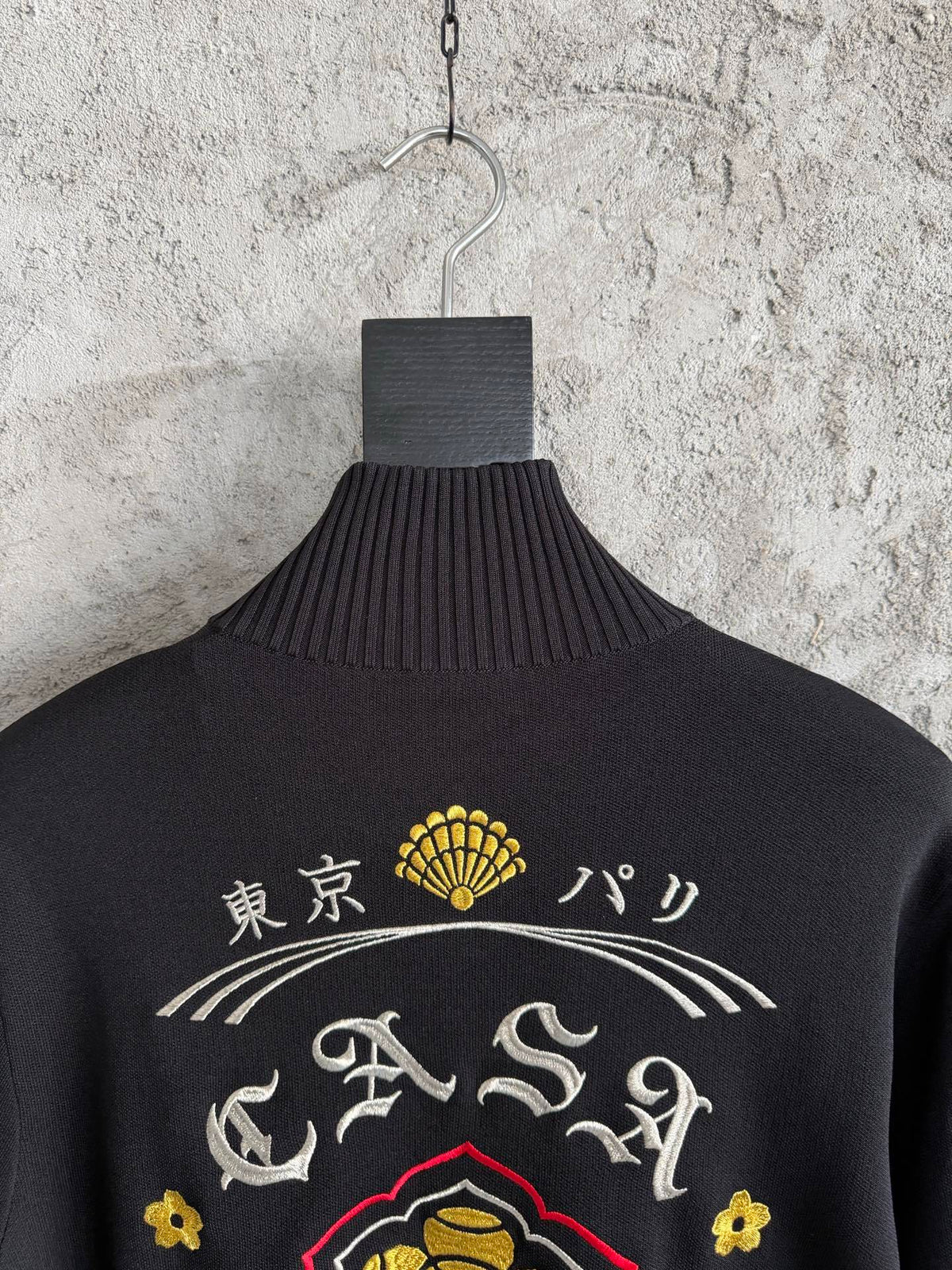 GRAPHIC EMBROIDERED ZIP-UP KNIT JACKET