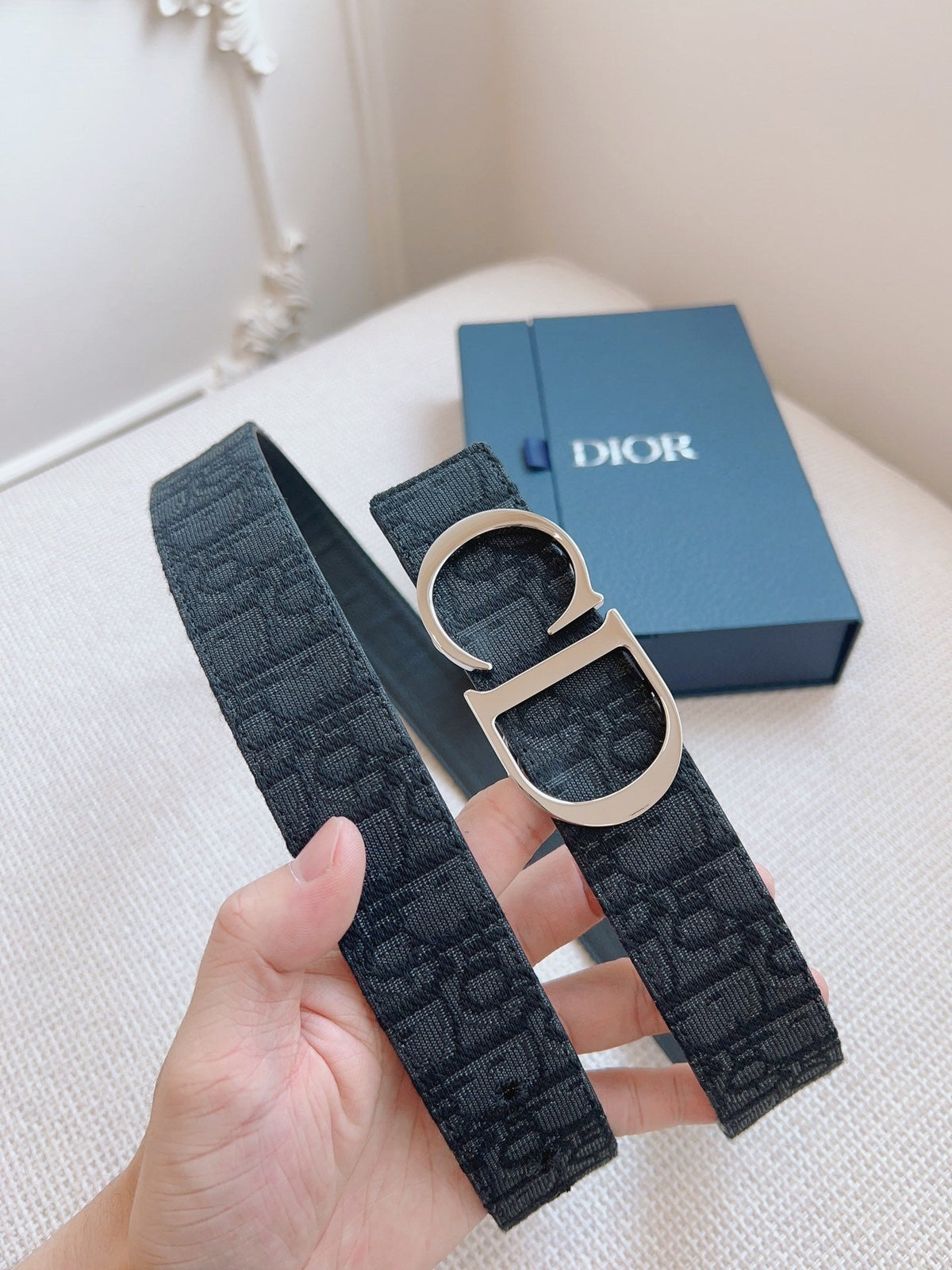 TEXTURED CANVAS BELT – SILVER LOGO BUCKLE