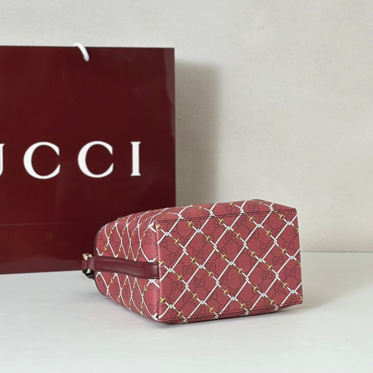 DIAMOND PRINT BUCKET SHOULDER BAG