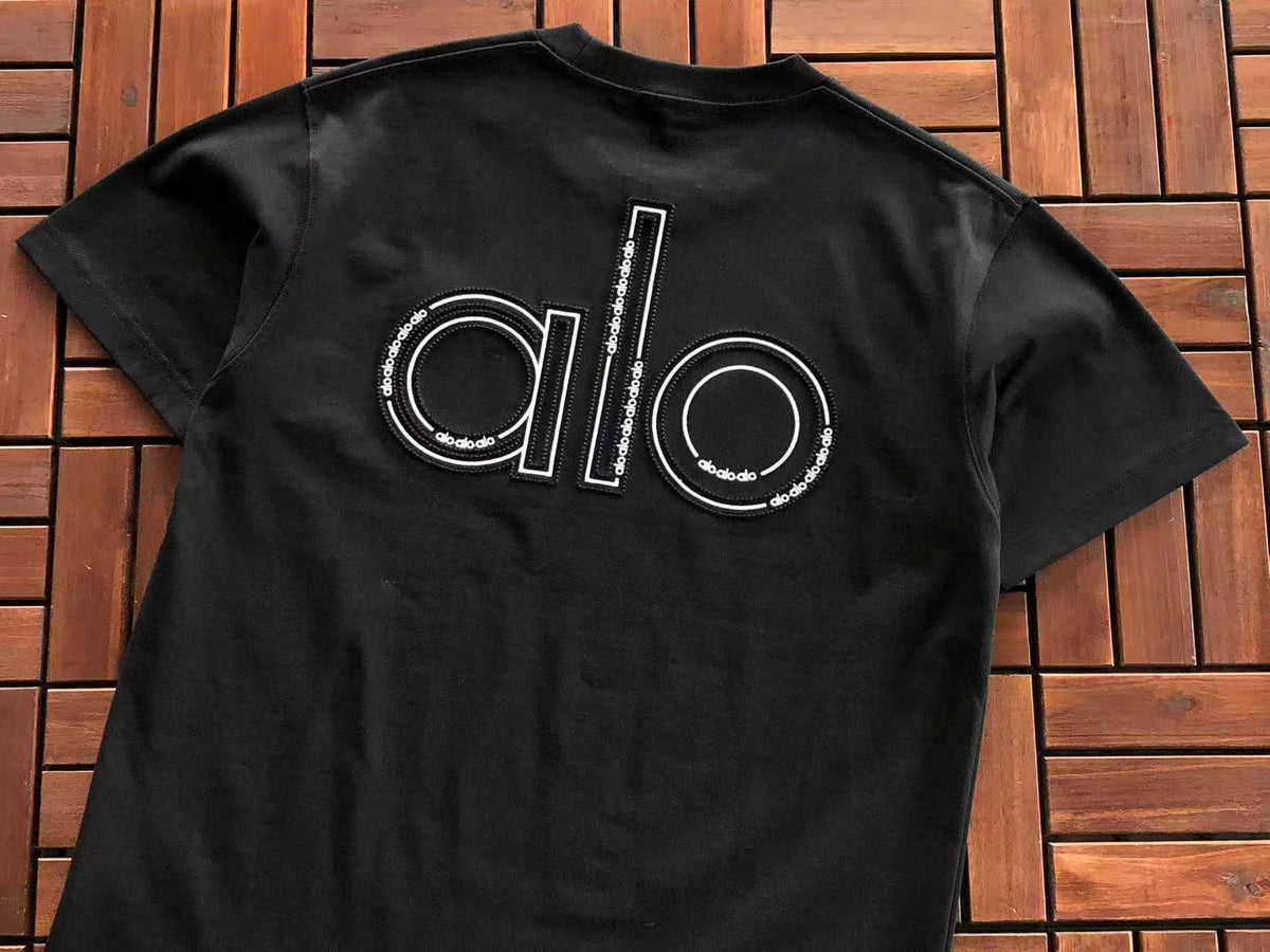 OVERSIZED GRAPHIC T-SHIRT