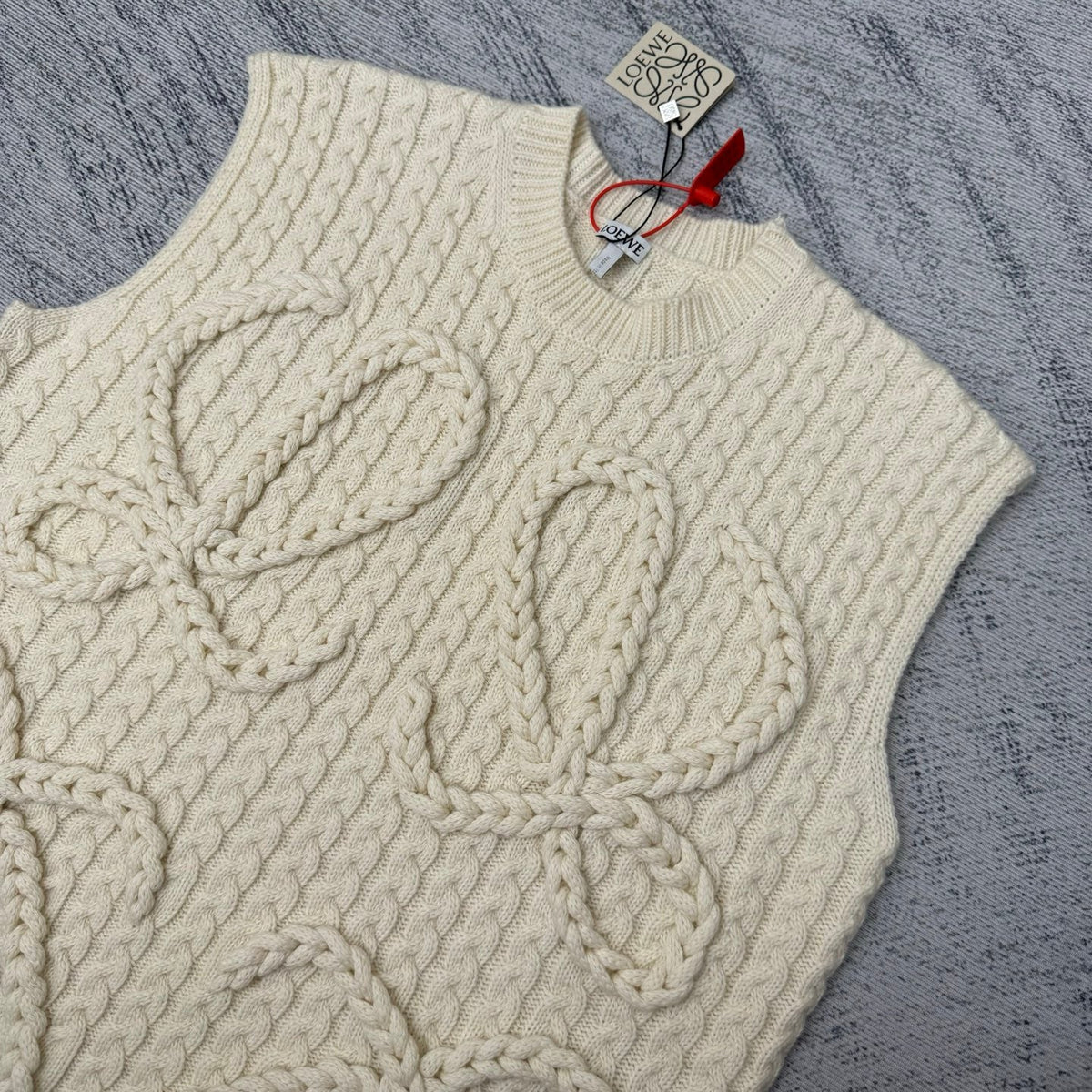 CABLE KNIT VEST