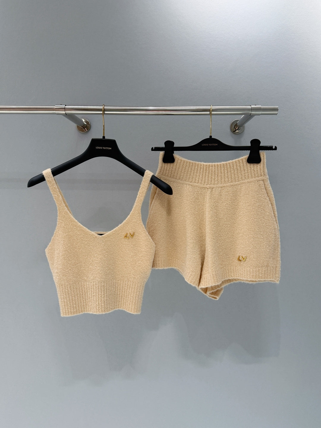 SOFT KNIT CROP TOP & SHORT SET WITH LOGO DETAIL
