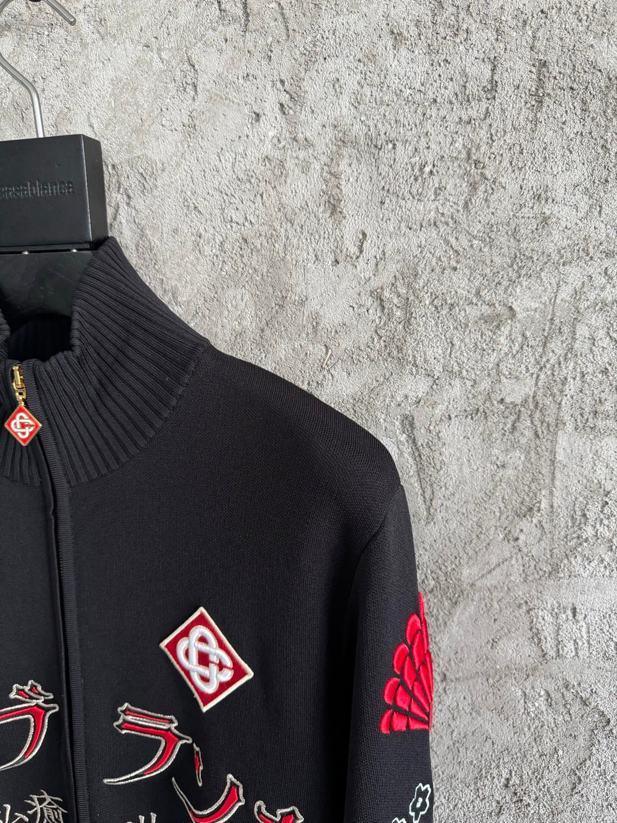 GRAPHIC EMBROIDERED ZIP-UP KNIT JACKET