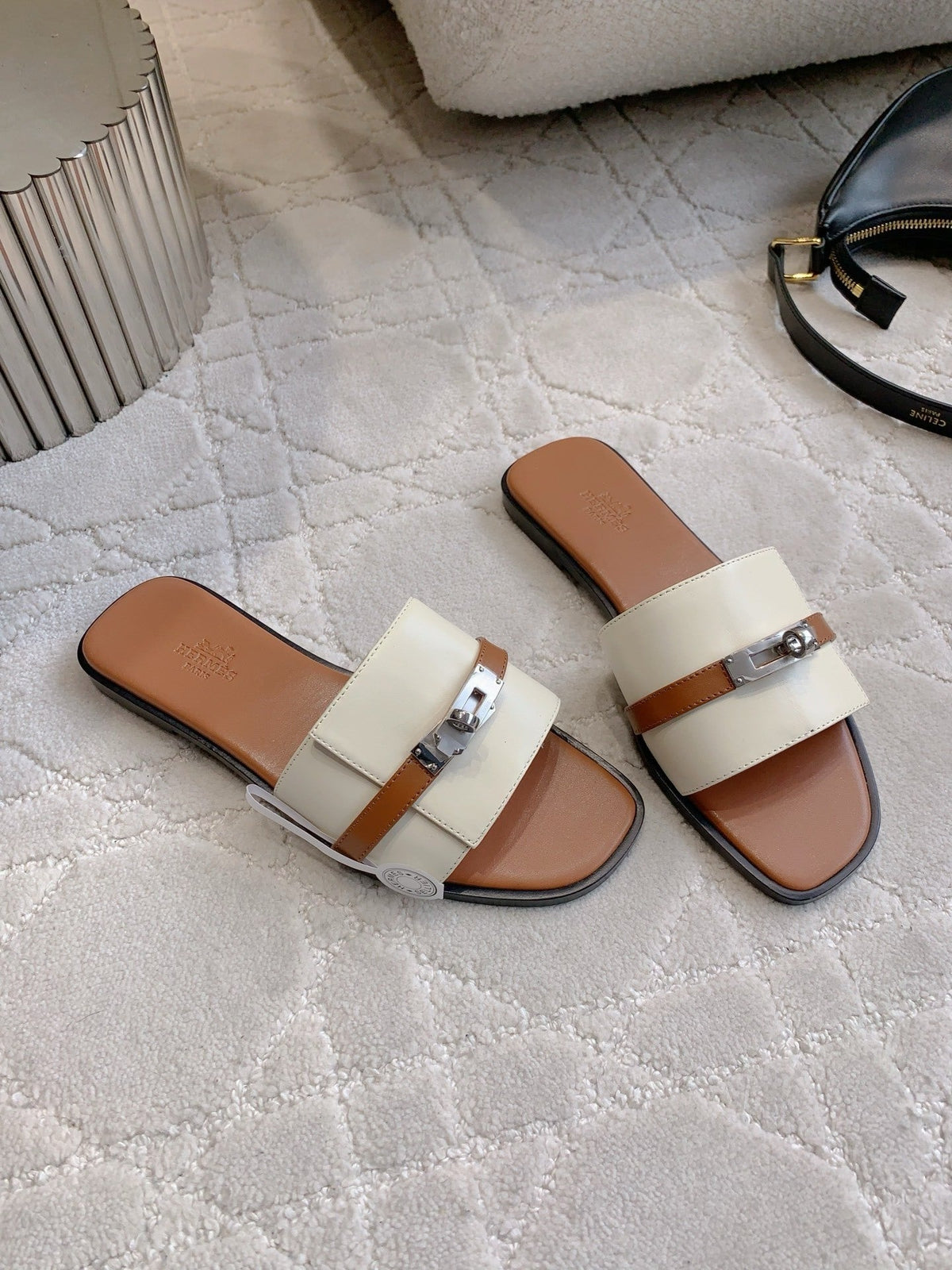 MINIMAL LEATHER SLIDES WITH METAL ACCENT STRAP