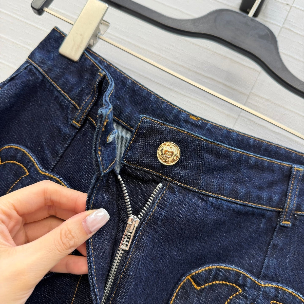 HEART LOGO DETAIL WIDE LEG DENIM JEANS
