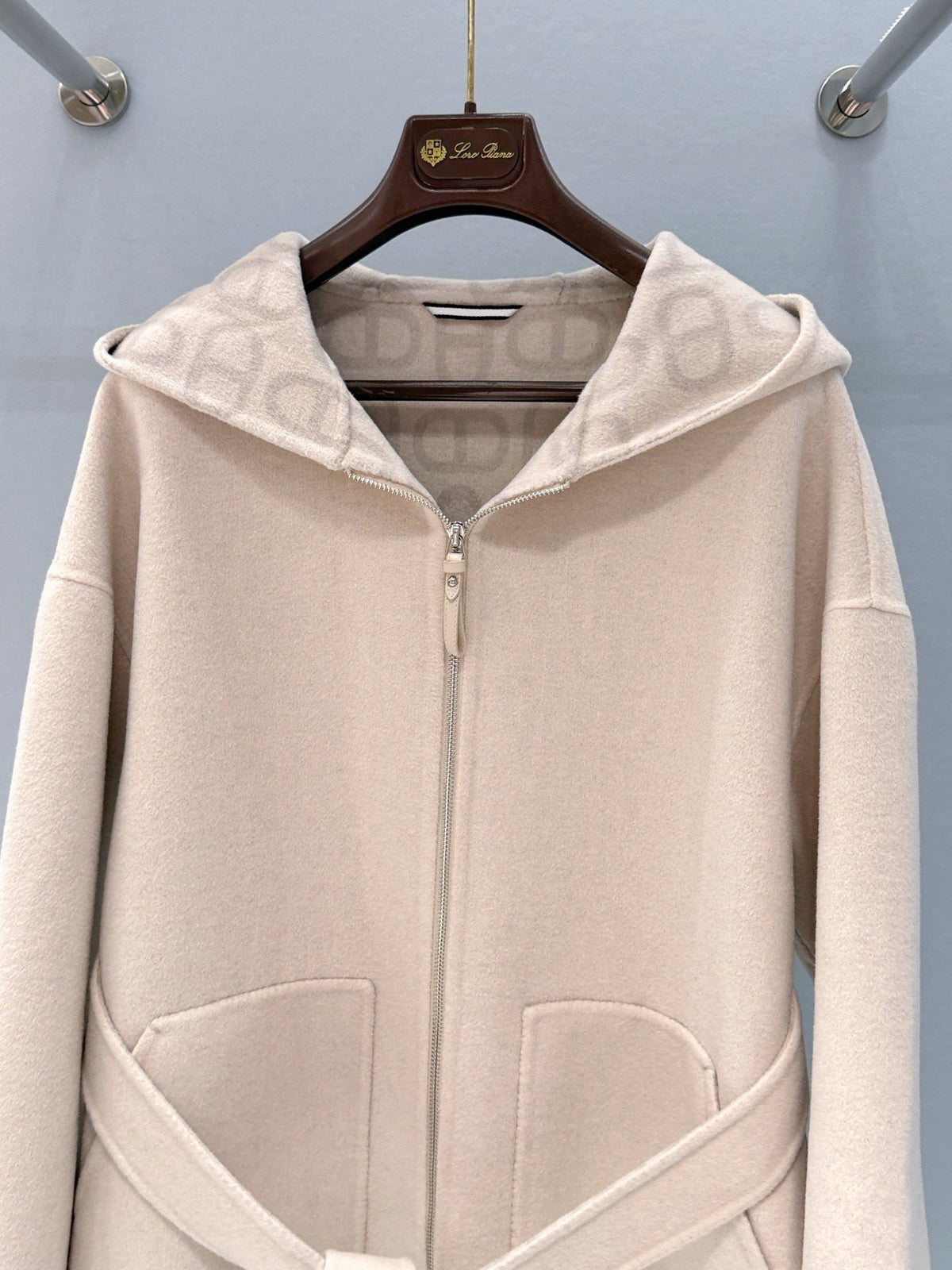 LIGHT BEIGE HOODED COAT WITH ZIP CLOSURE AND BELT