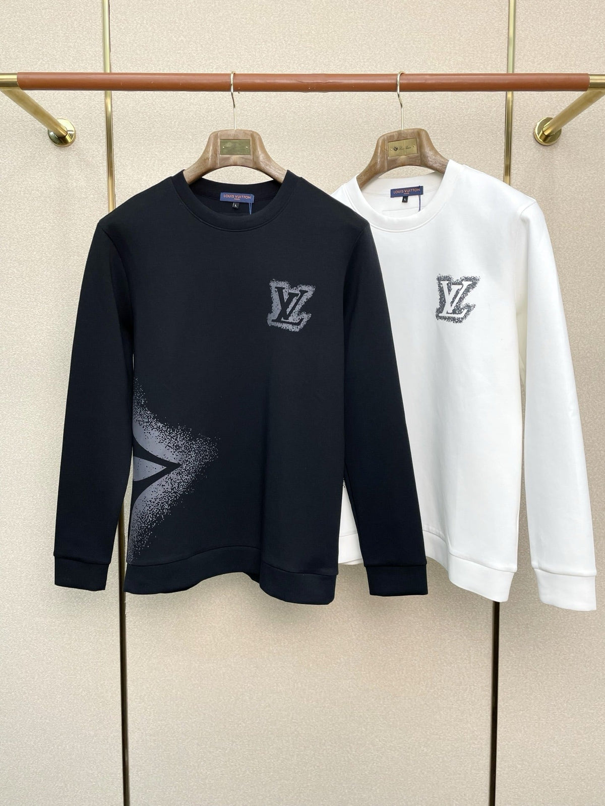 MINIMAL GRAPHIC CREWNECK SWEATSHIRT