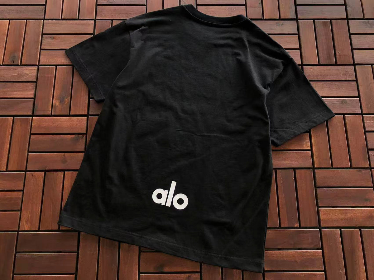 CLASSIC OVERSIZED T-SHIRT