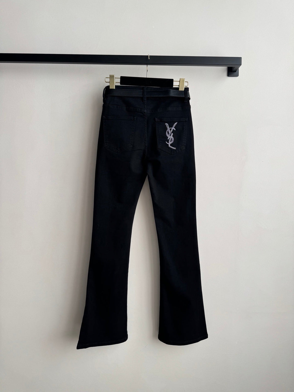 HIGH-WAIST FLARE KNIT PANTS