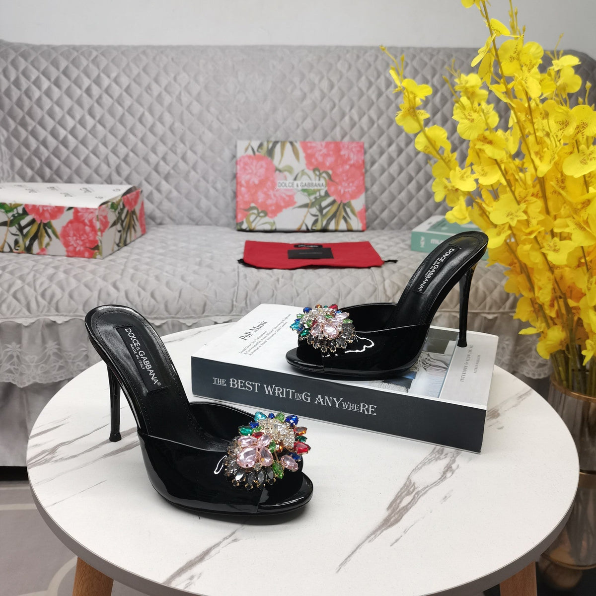 BLACK GLOSSY MULE HEEL SANDALS WITH MULTICOLOR CRYSTAL EMBELLISHMENT