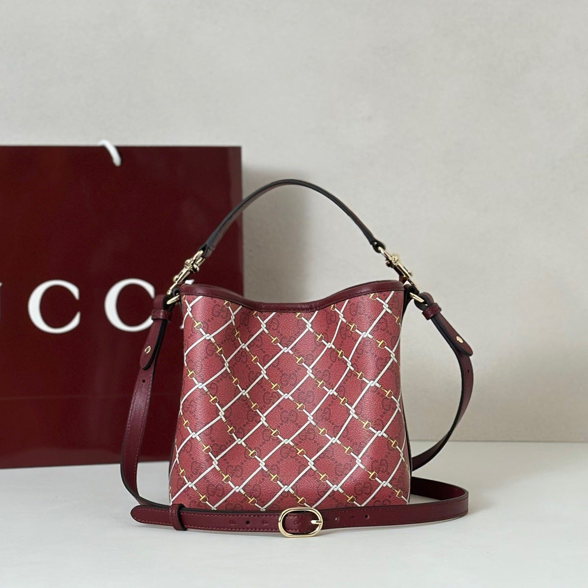 DIAMOND PRINT BUCKET SHOULDER BAG