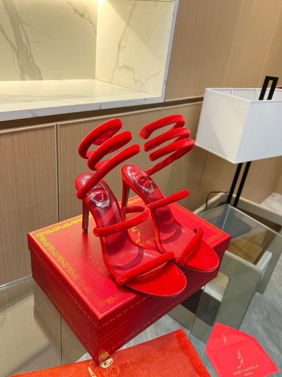 SCARLET SPIRAL HEELS