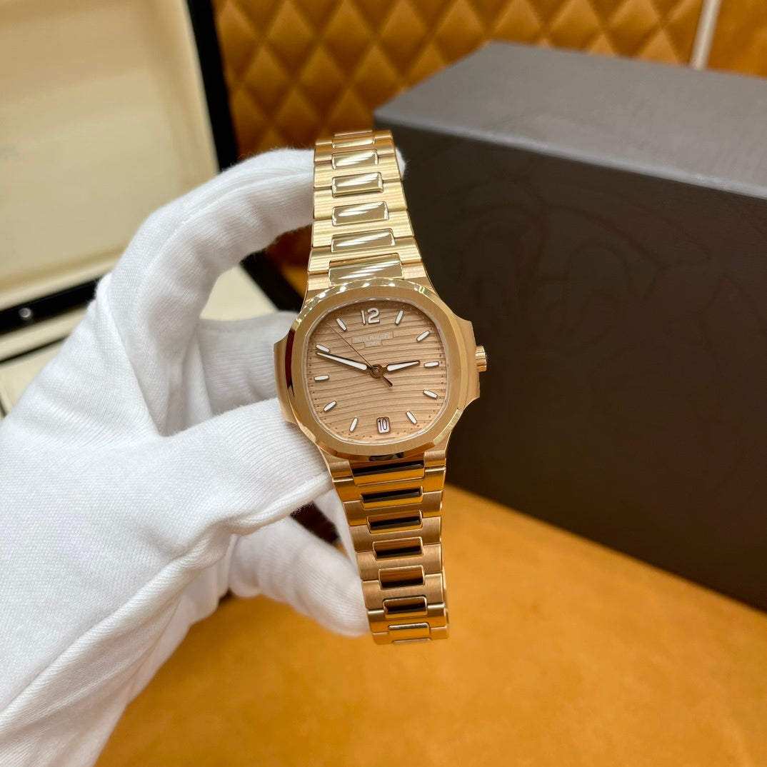 GOLD LUXURY MINIMALIST WATCH
