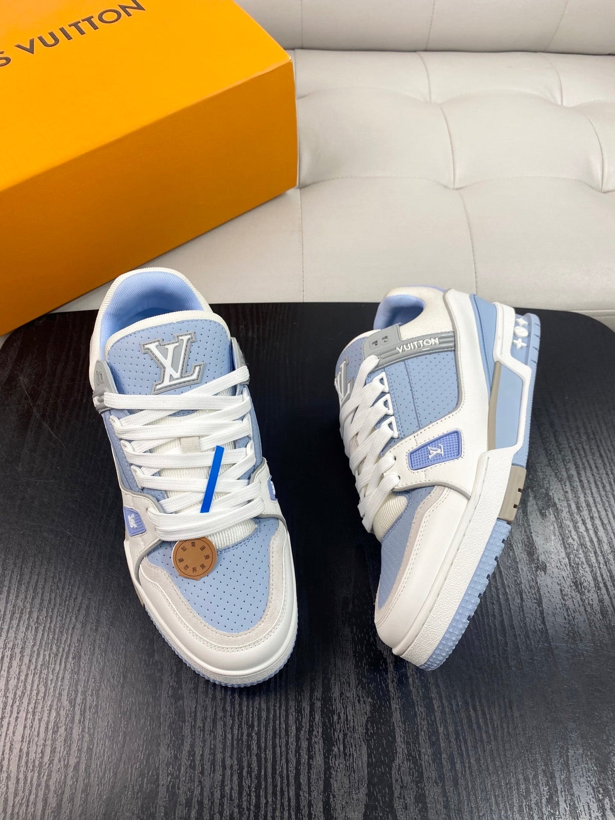 LIGHT BLUE AND WHITE LOW-TOP SNEAKERS WITH PERFORATED PANELS