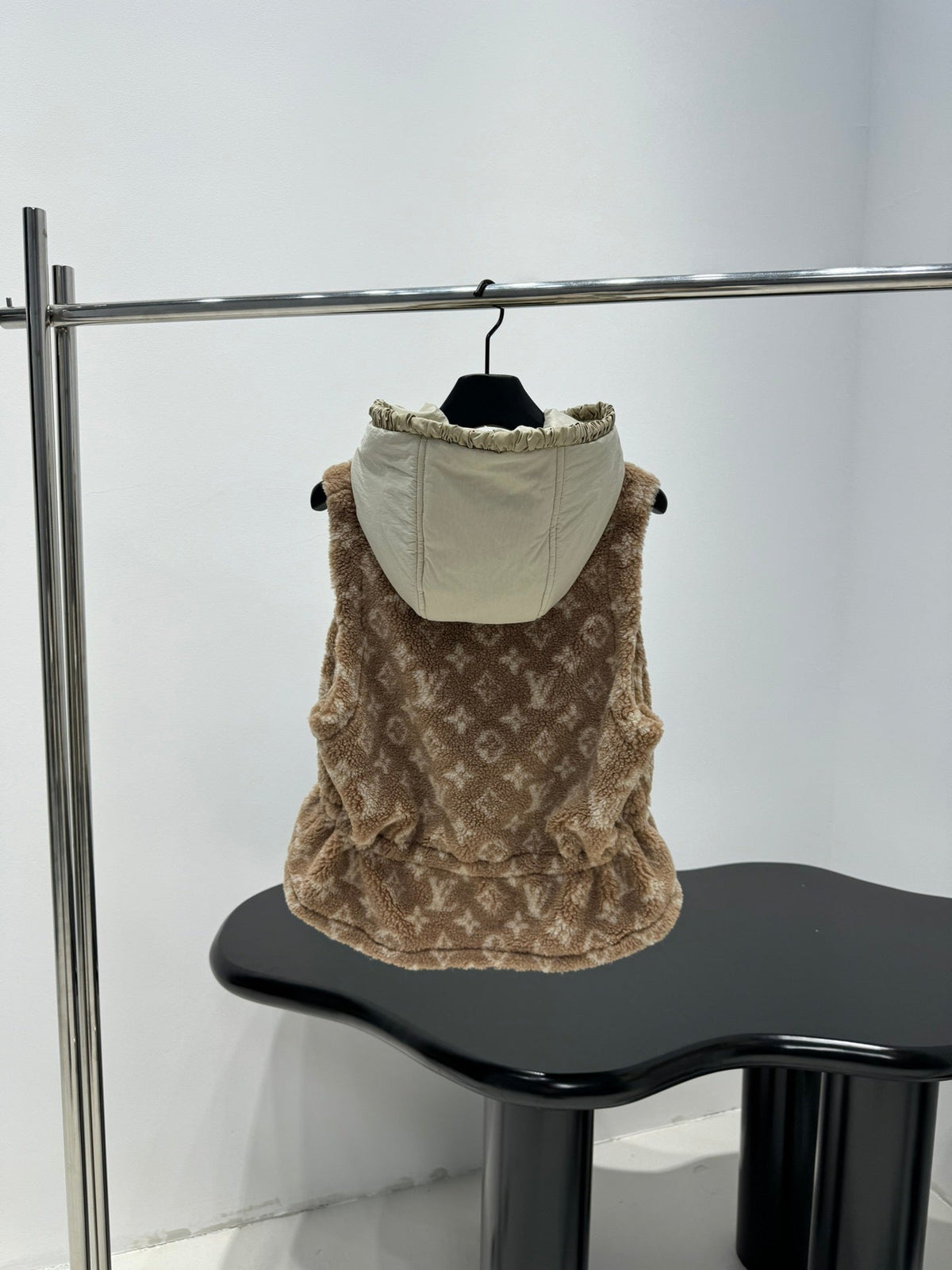 HOODED FAUX FUR ZIP VEST