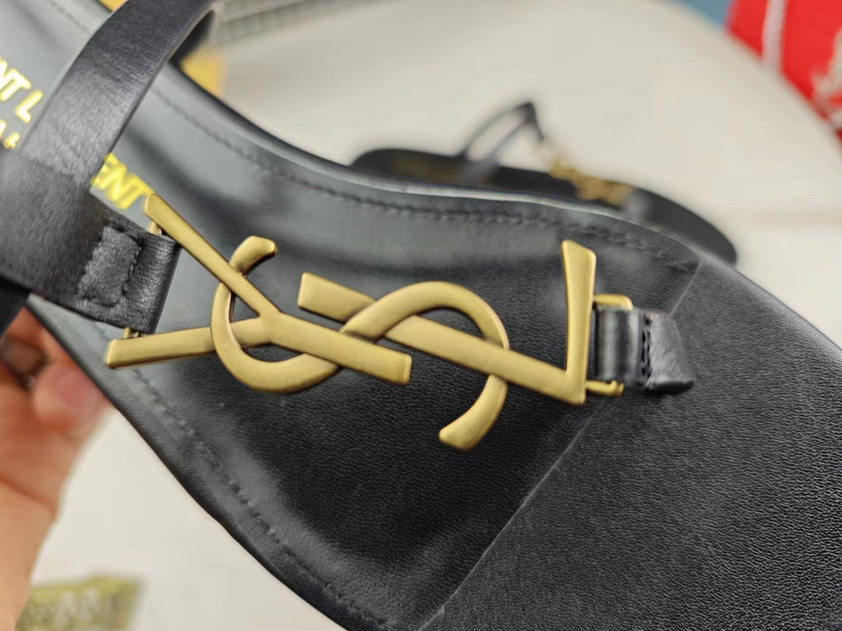BLACK FLAT SANDALS WITH GOLD ACCENT