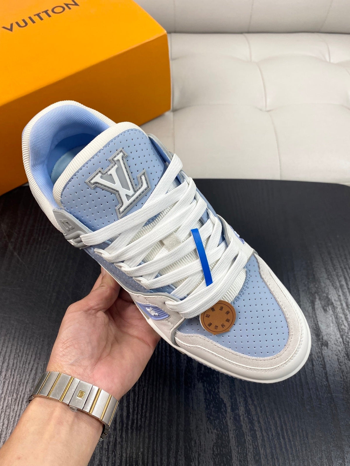 LIGHT BLUE AND WHITE LOW-TOP SNEAKERS WITH PERFORATED PANELS