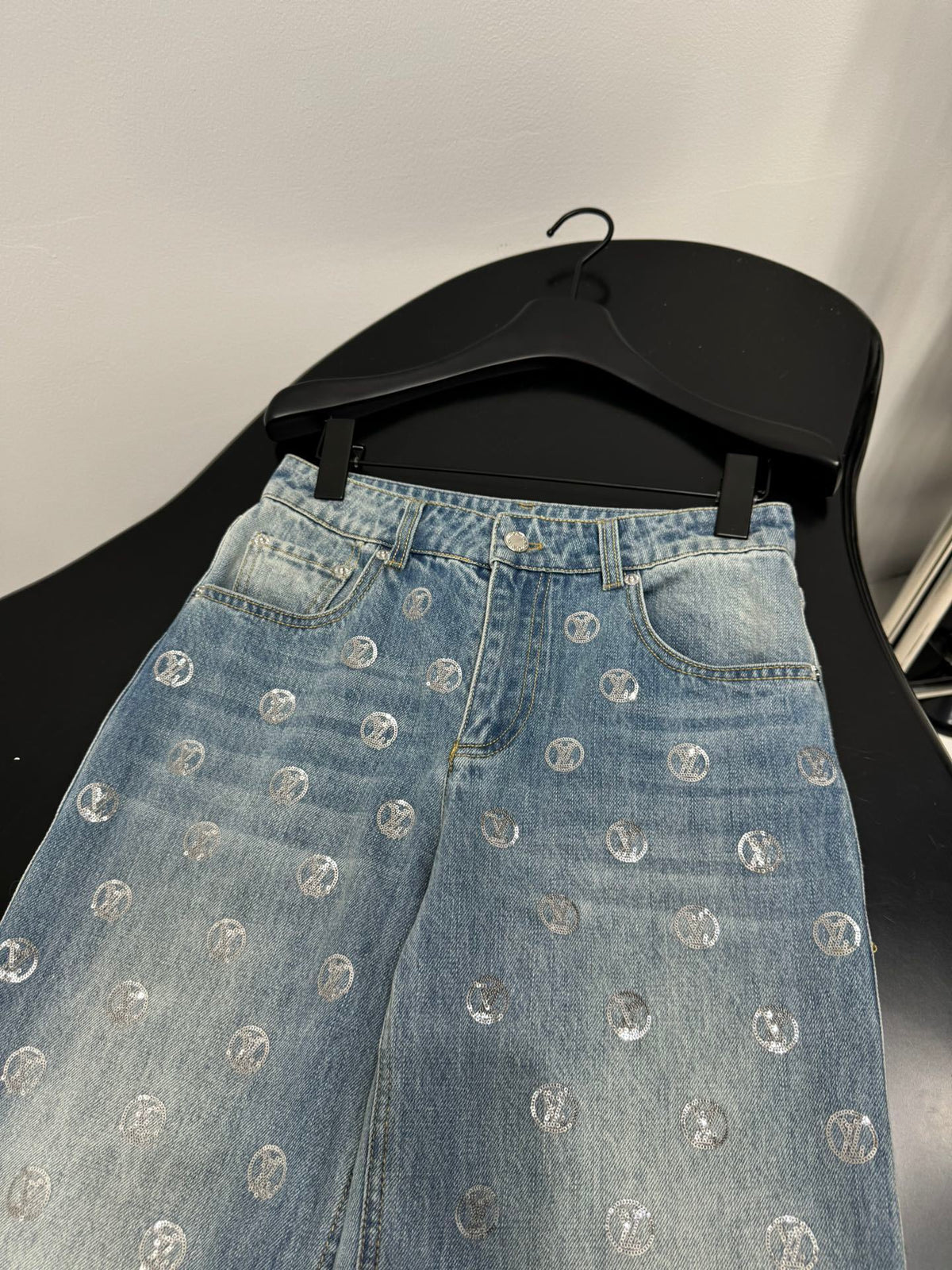 STRAIGHT-LEG DENIM JEANS WITH ALLOVER PRINT