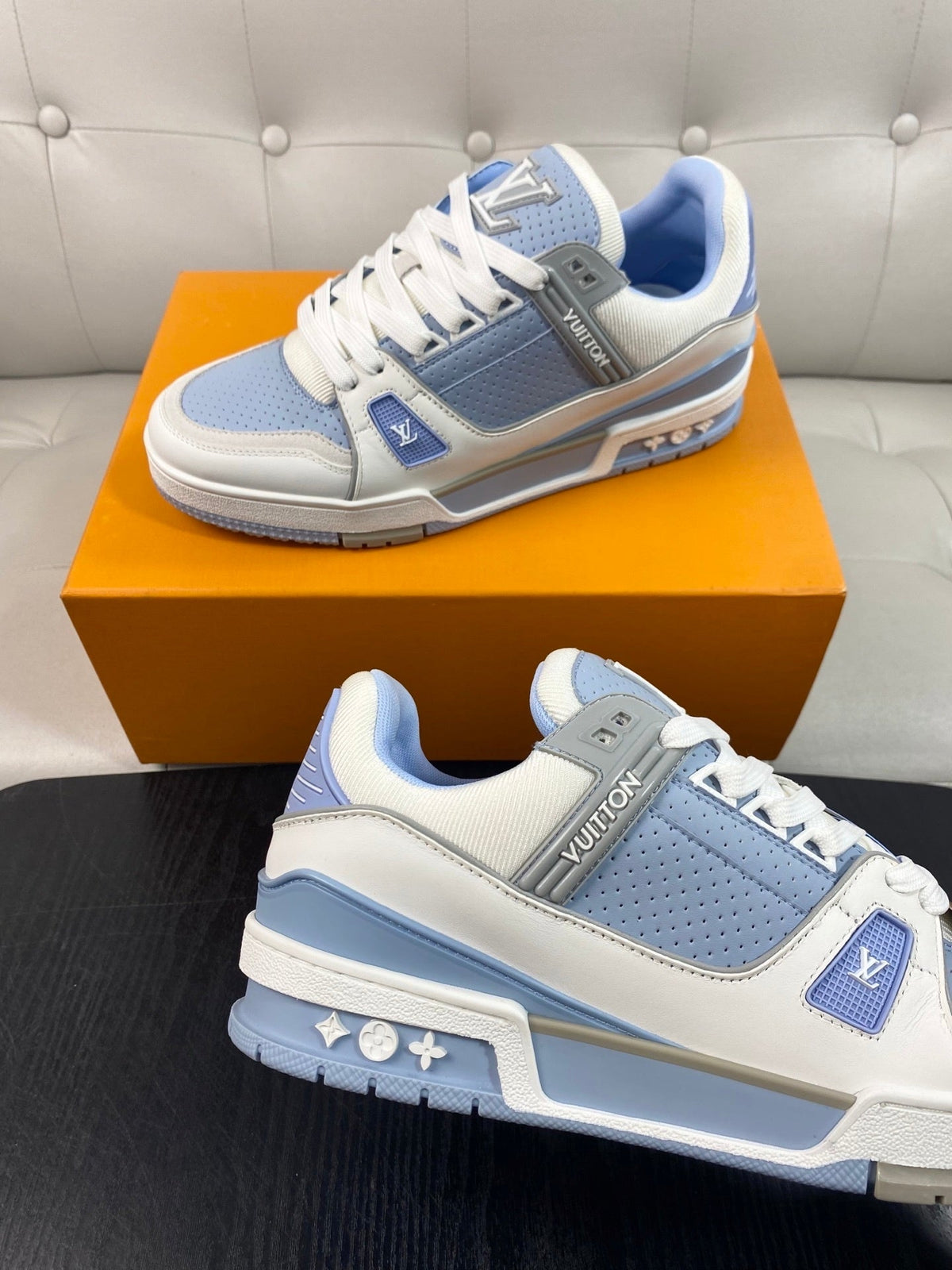 LIGHT BLUE AND WHITE LOW-TOP SNEAKERS WITH PERFORATED PANELS