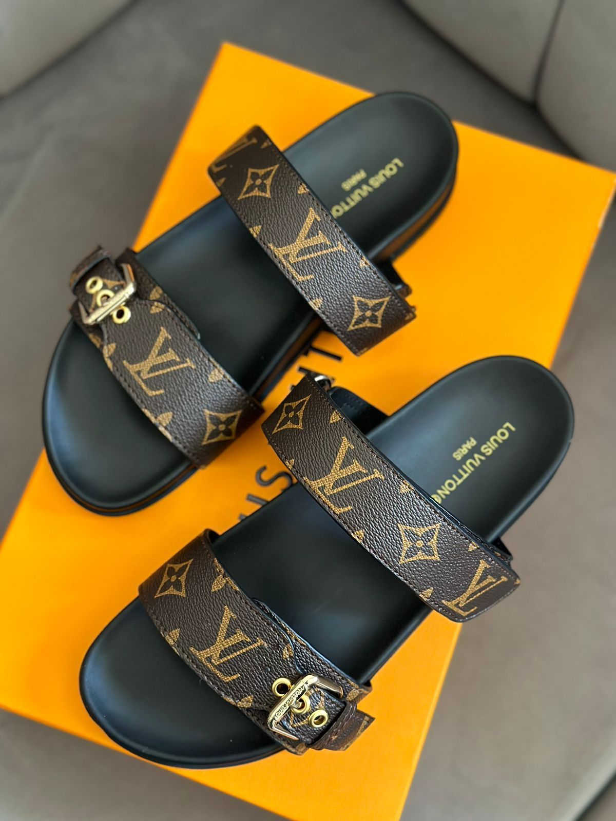 ADJUSTABLE SANDALS