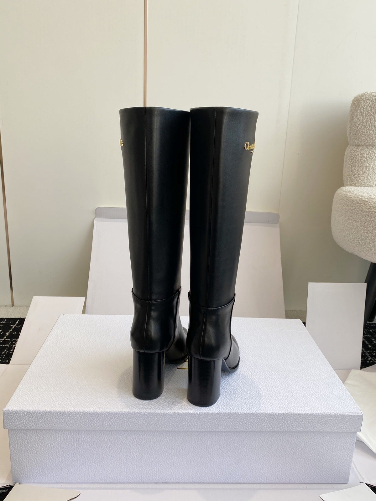 BLACK LEATHER KNEE-HIGH BLOCK HEEL BOOTS