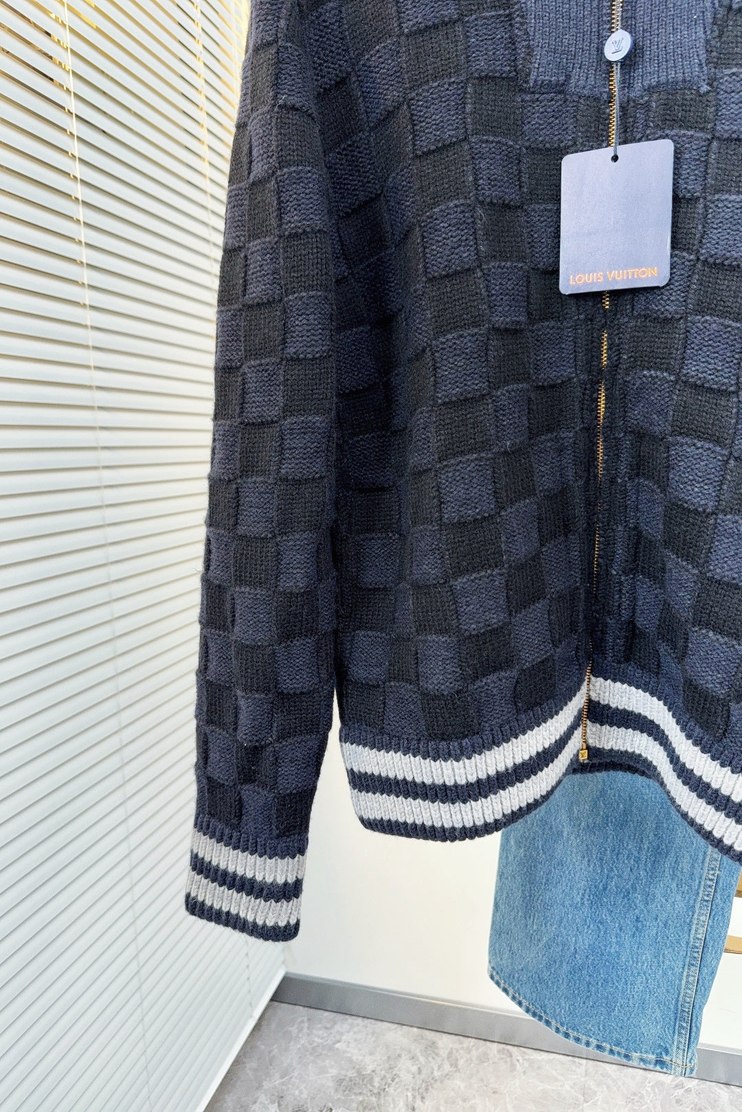 ZIP-UP TEXTURED KNIT JACKET WITH CONTRAST COLLAR