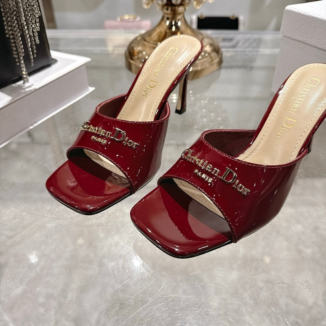 RED PATENT SQUARE-TOE MULE HEELS