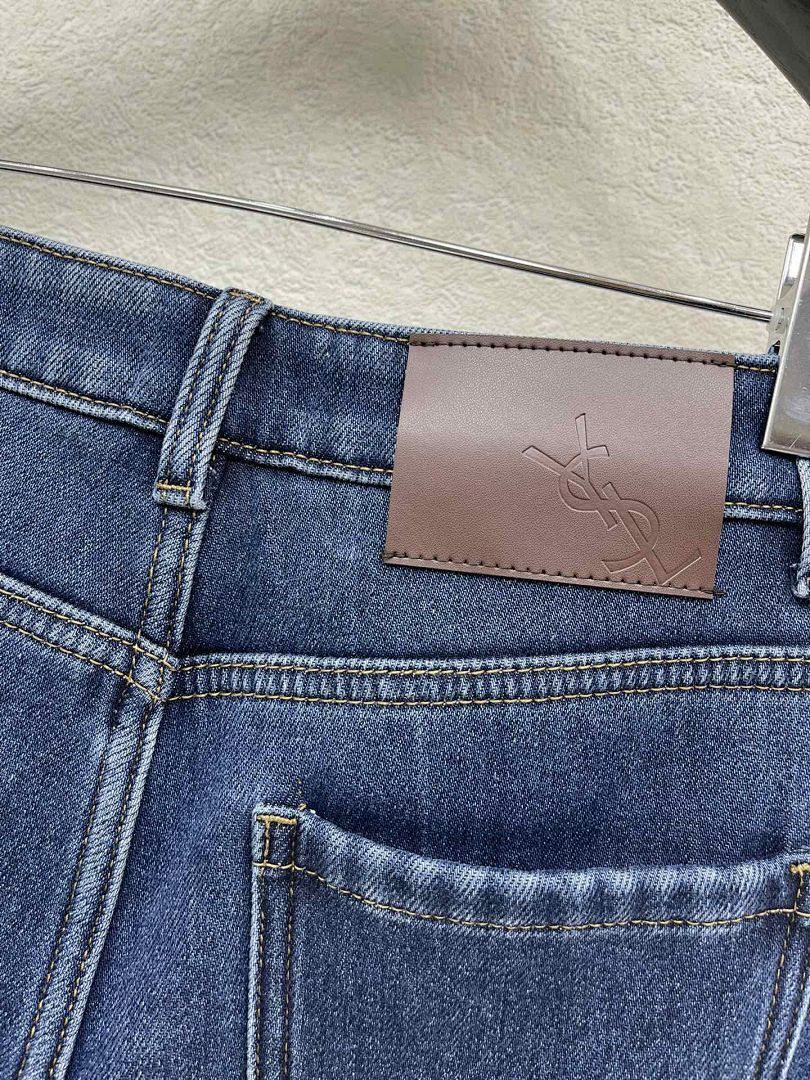 HIGH-WAIST WIDE LEG DENIM JEANS