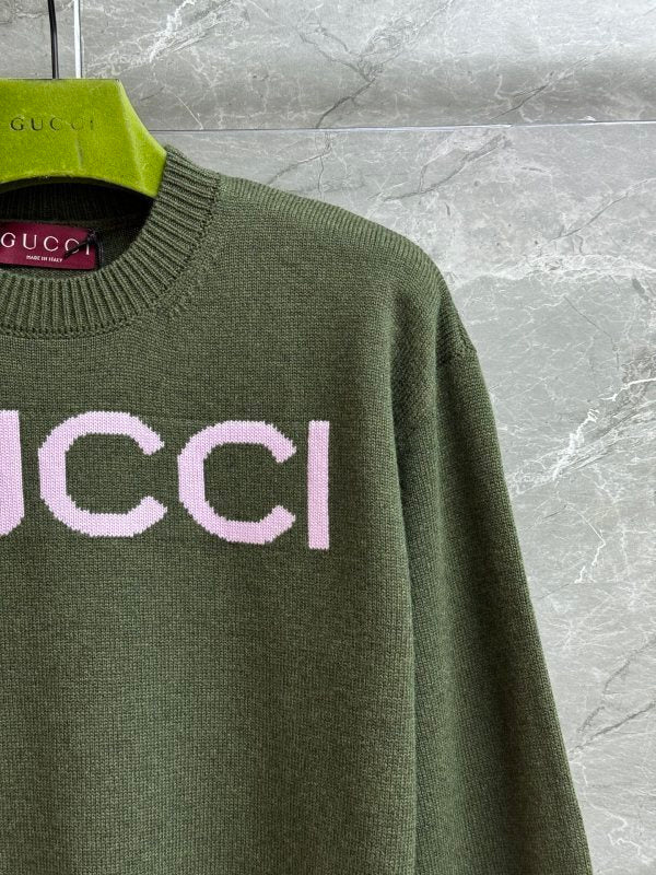 LOGO CREW NECK KNIT SWEATER