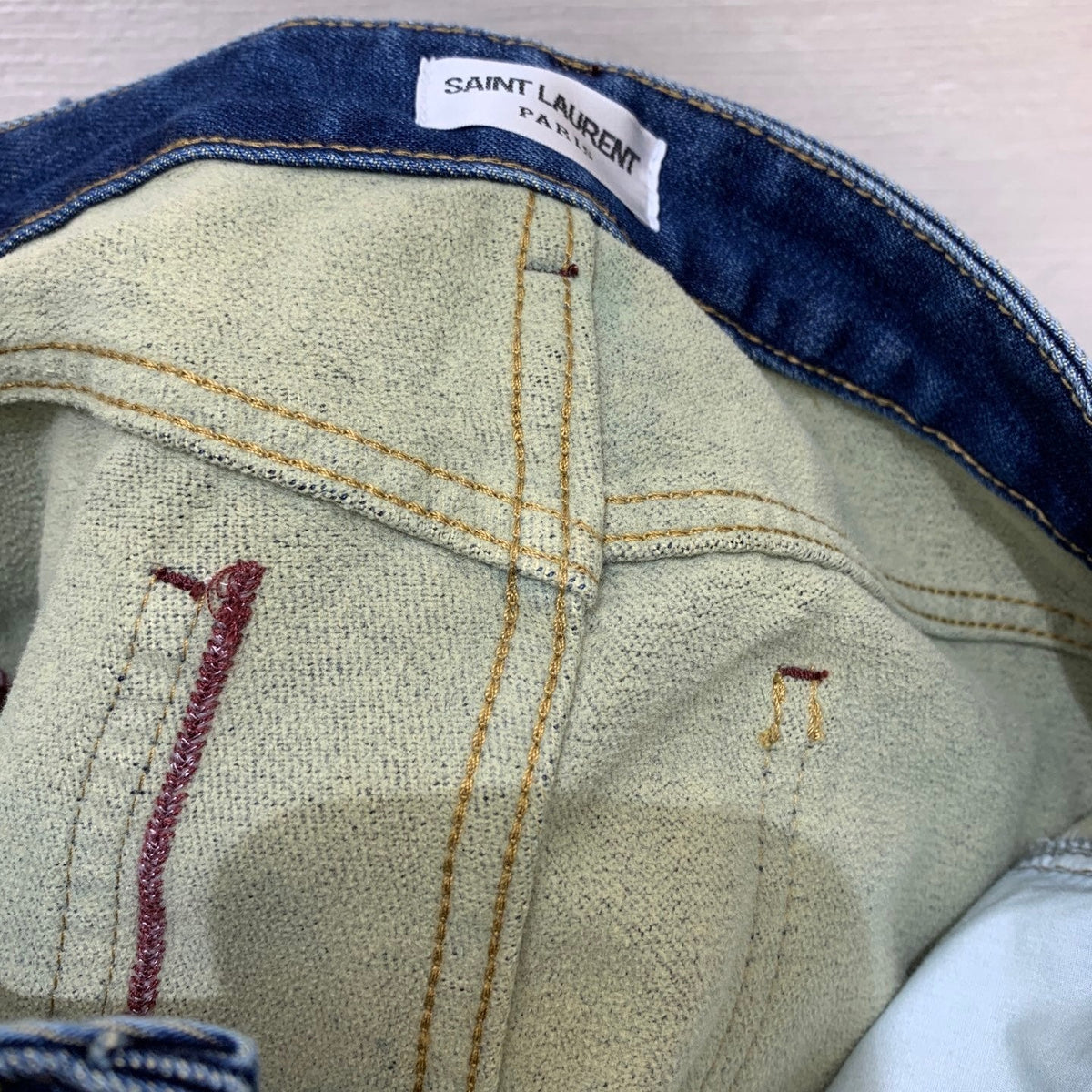 HIGH-WAIST STRAIGHT LEG DENIM JEANS